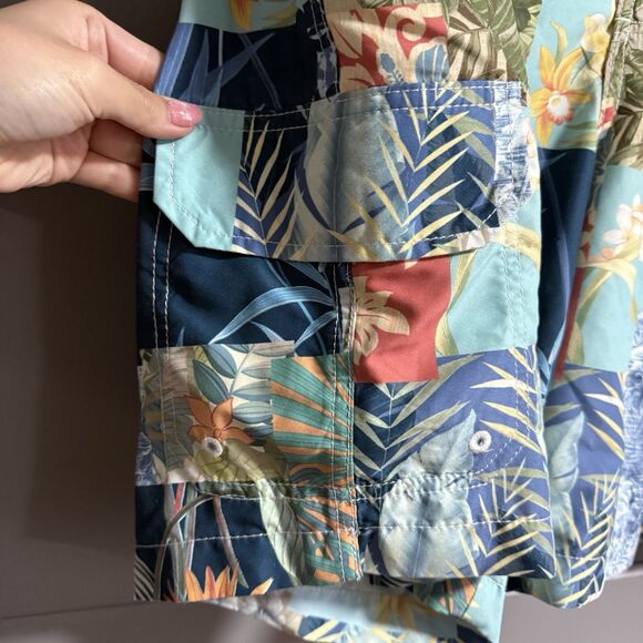 Tommy Bahama Baja Patchwork Paradise Swim Shorts Elastic Waist Pockets Mesh XL - Picture 4 of 11